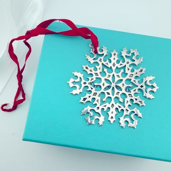 Vintage Tiffany & Co. Makers Snowflake Ornament in Sterling Silver - Picture 1 of 5
